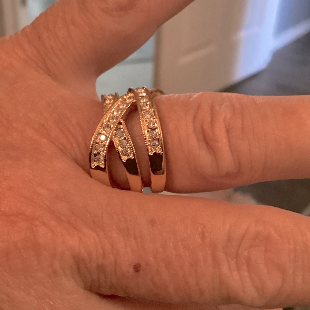 Elegant Gold and Silver Women's Ring